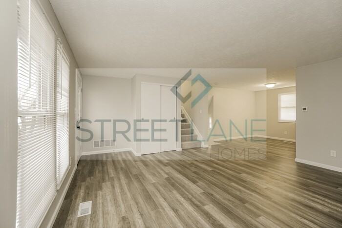 2490 Mczand Blvd - Photo 3 of 15