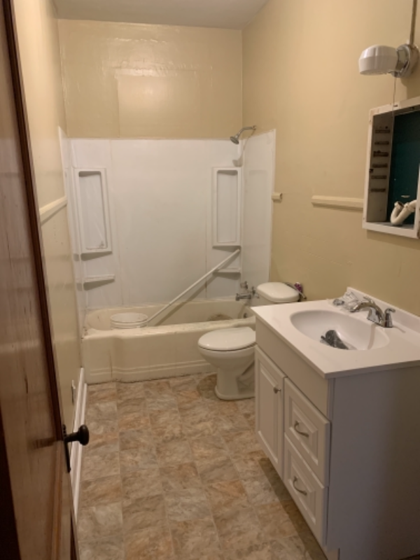 320 Church St - Photo 3 of 4