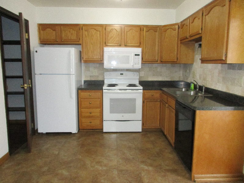 5048 Godown Rd - Photo 3 of 13