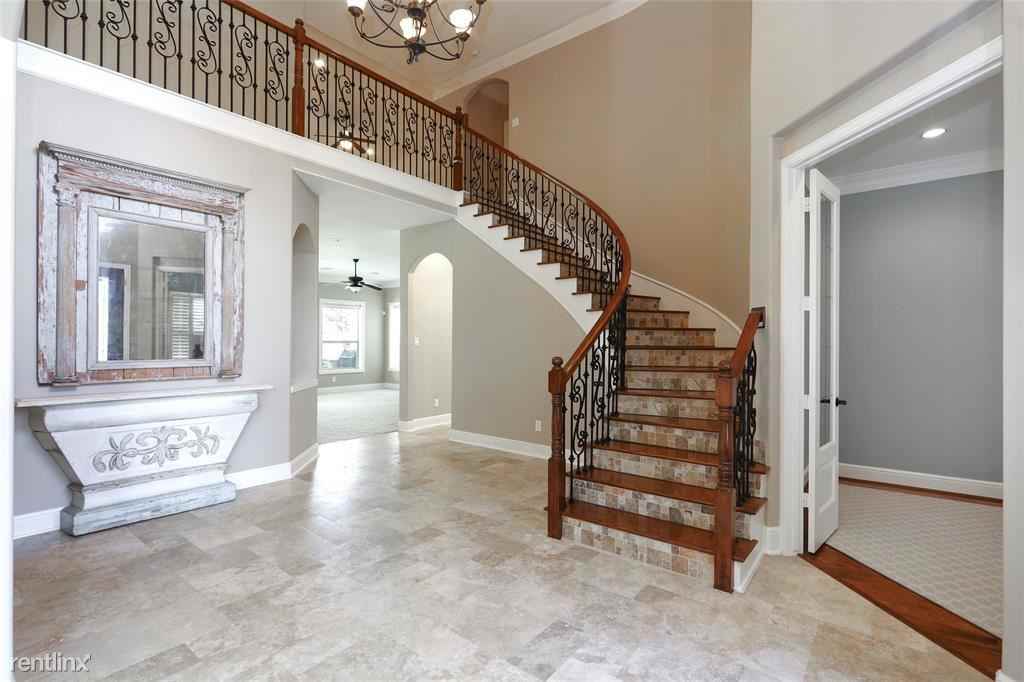 64111 Tea Tree Drive - Photo 3 of 10