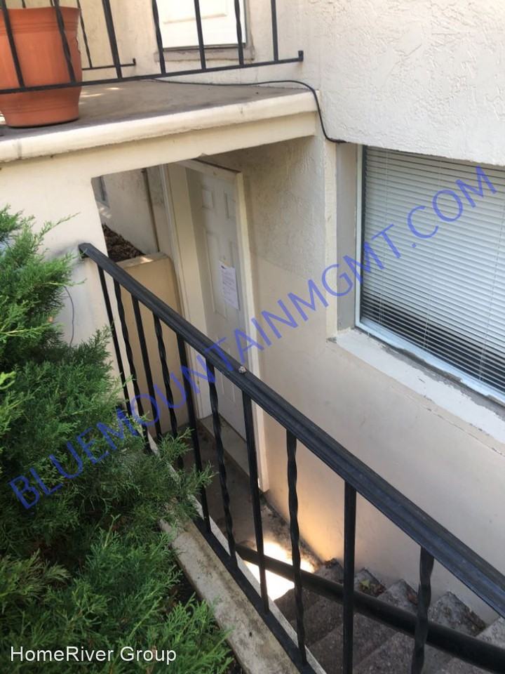 222  & 222 1/2 N Logan Avenue - Photo 2 of 13