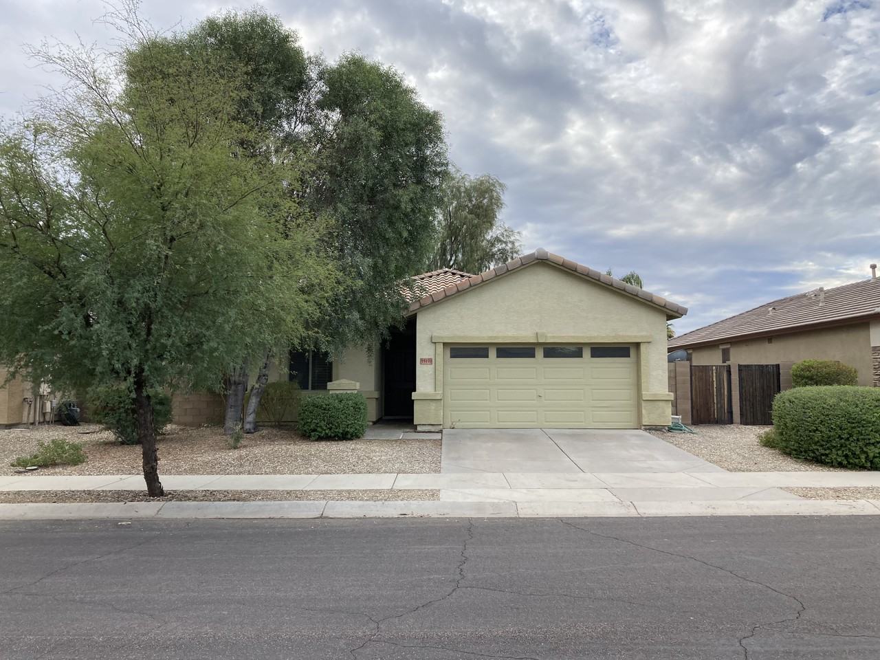 15177 W Jackson St - Photo 2 of 30