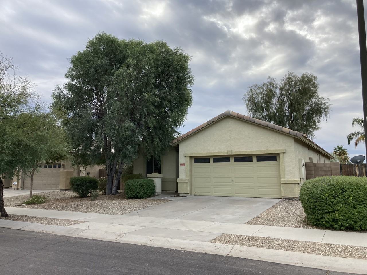 15177 W Jackson St - Photo 3 of 30