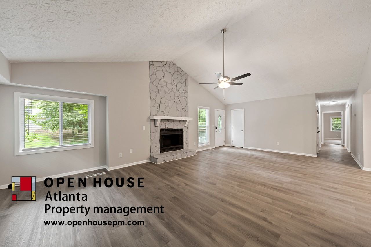4798 Southern Ct Nw - Photo 2 of 11