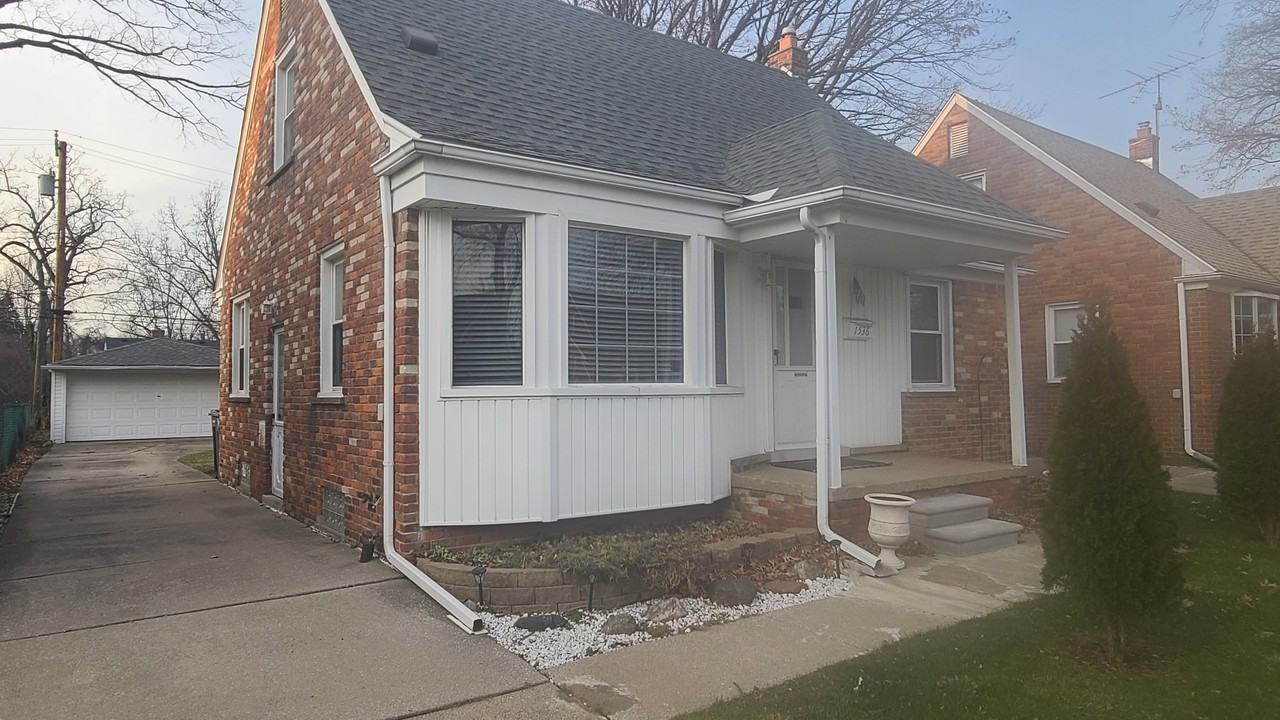 1536 Hollywood St - Photo 2 of 29