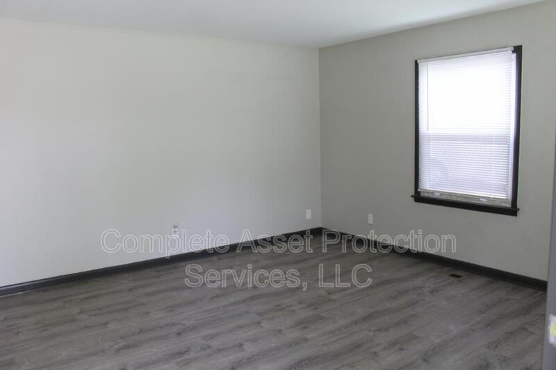 1551 E 33rd Ave - Photo 3 of 14