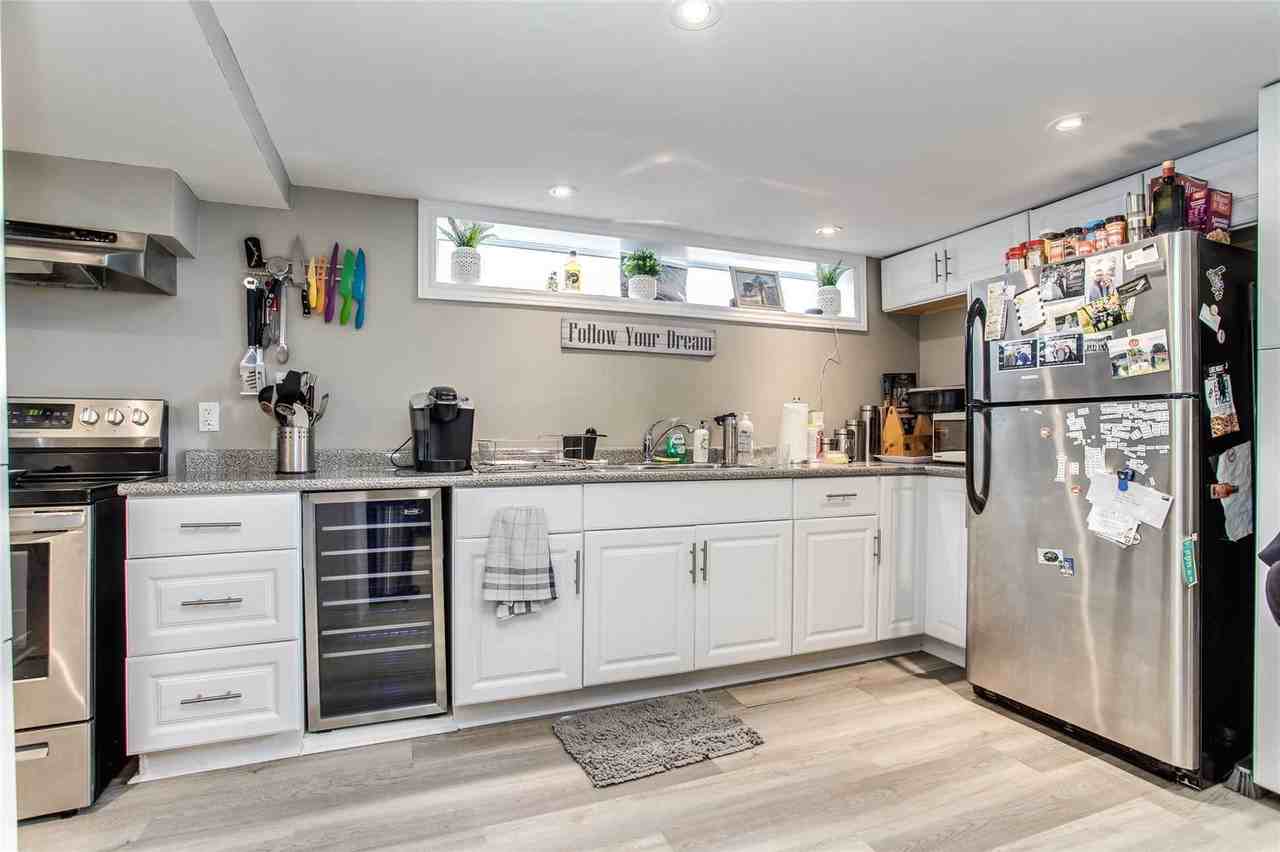 136 Oriole St - Photo 2 of 10