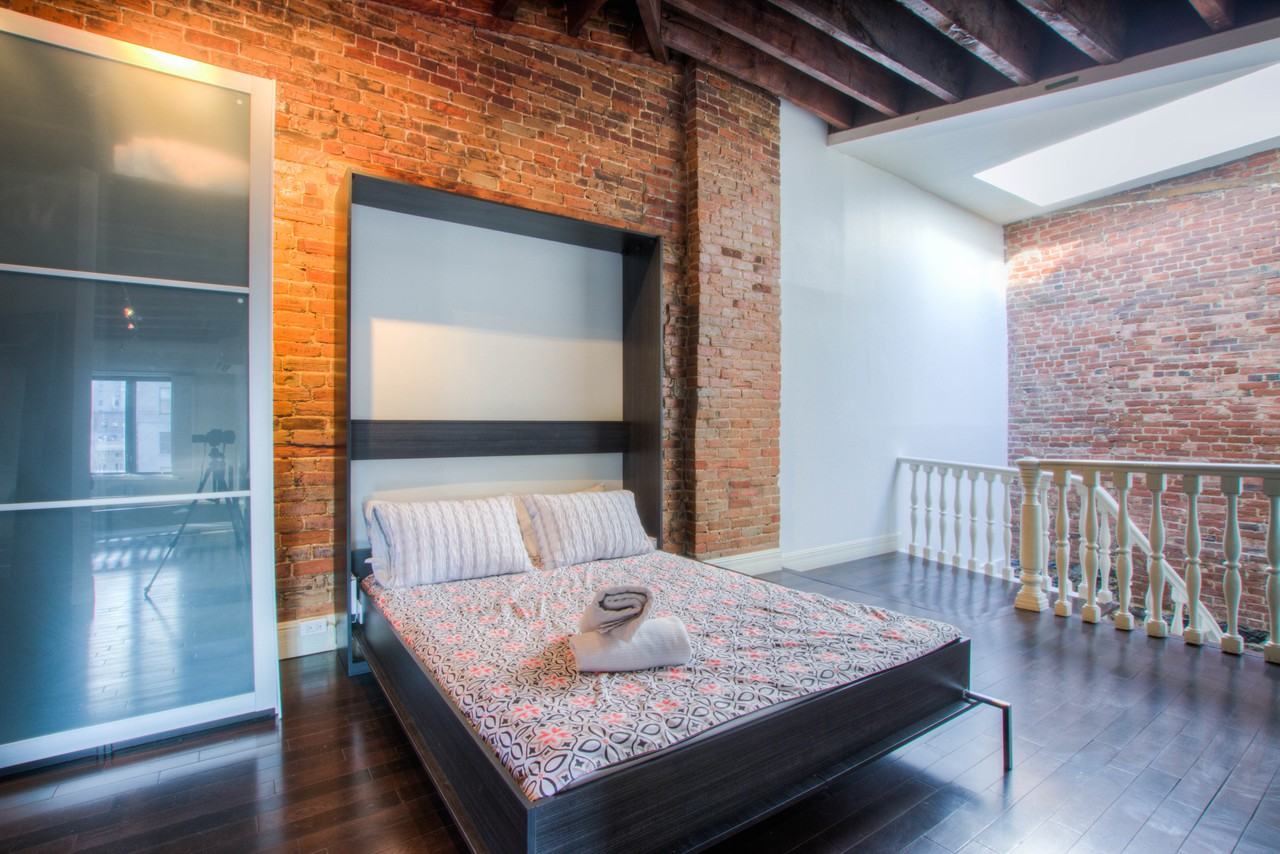 212 Rue du Saint-Sacrement #3 - Photo 3 of 21