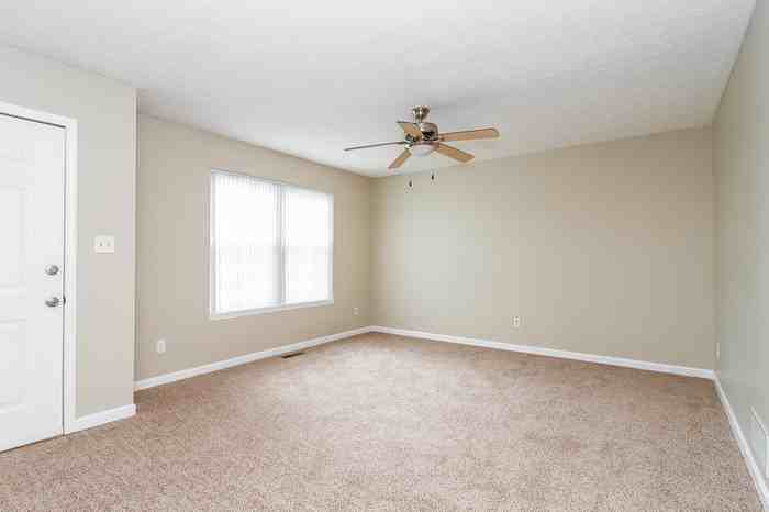 1228 Keane Ave - Photo 3 of 15