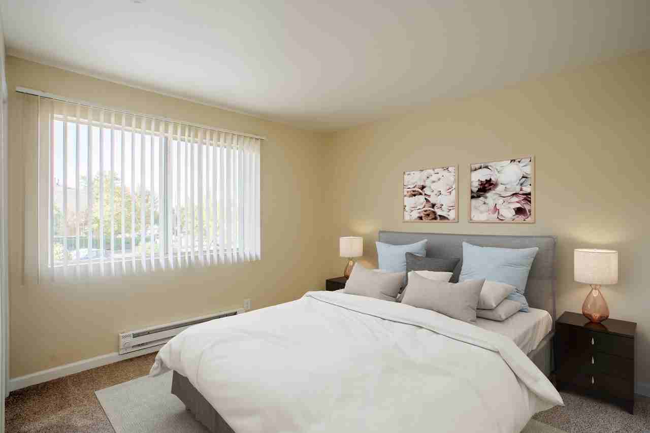 Oak Park - Photo 4 of 58