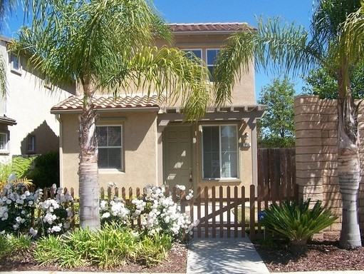 845 Iris Ln - Photo 2 of 13