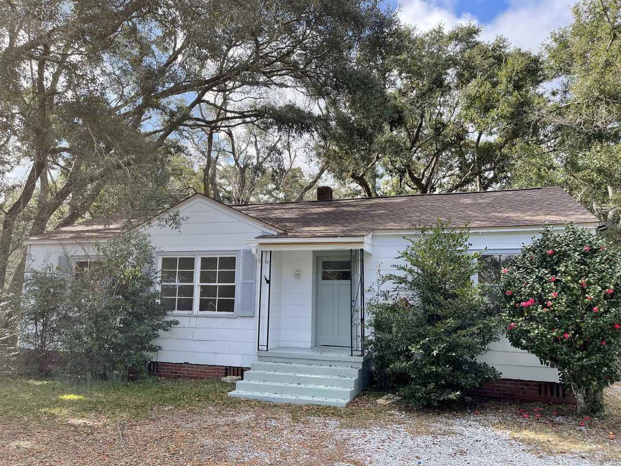 35 Flynn Drive, West Pensacola, FL 32507 3 Bedroom House for 1,050