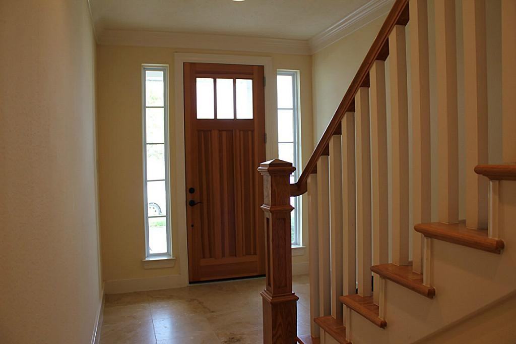 226 Breezy Way - Photo 2 of 32