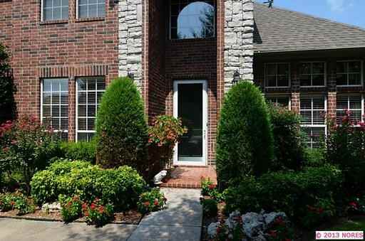 1432 W Plymouth St - Photo 2 of 25