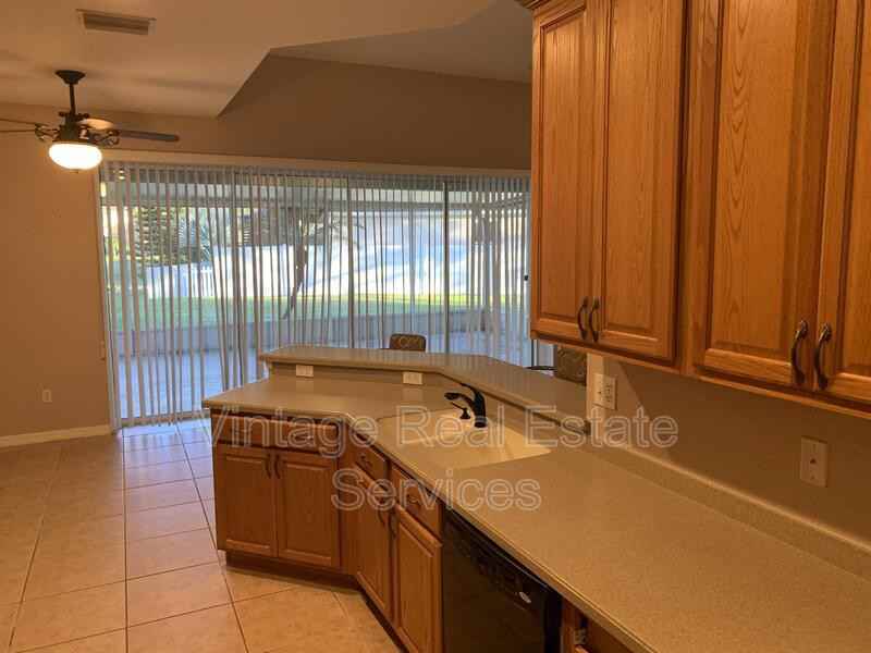 10724 Banfield Dr - Photo 4 of 34