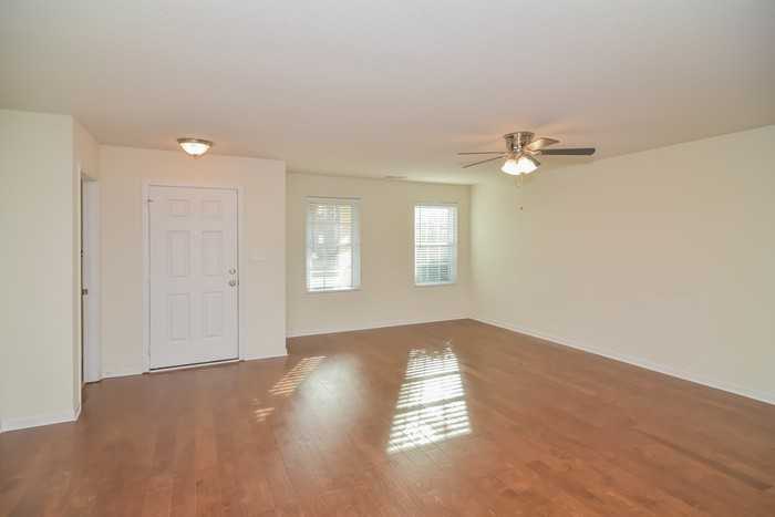 206 Ivyleaf Dr Nw - Photo 3 of 14