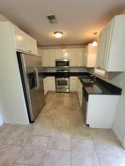 3913 Overbrook Drive - Photo 2 of 9