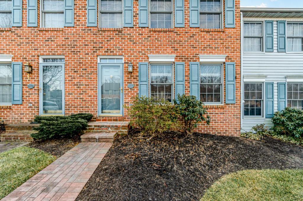 4177 Kittatinny Dr - Photo 3 of 22