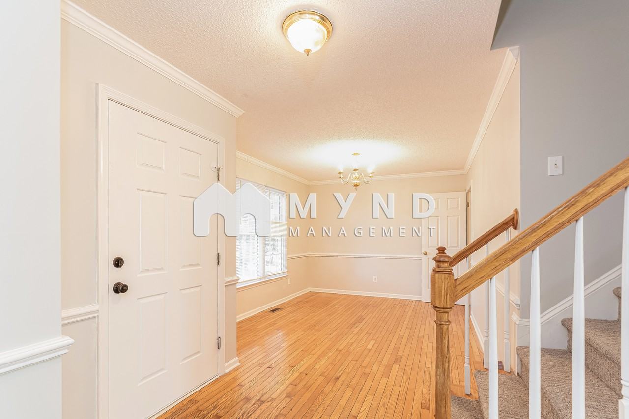 220 Wintergreen Dr - Photo 2 of 17