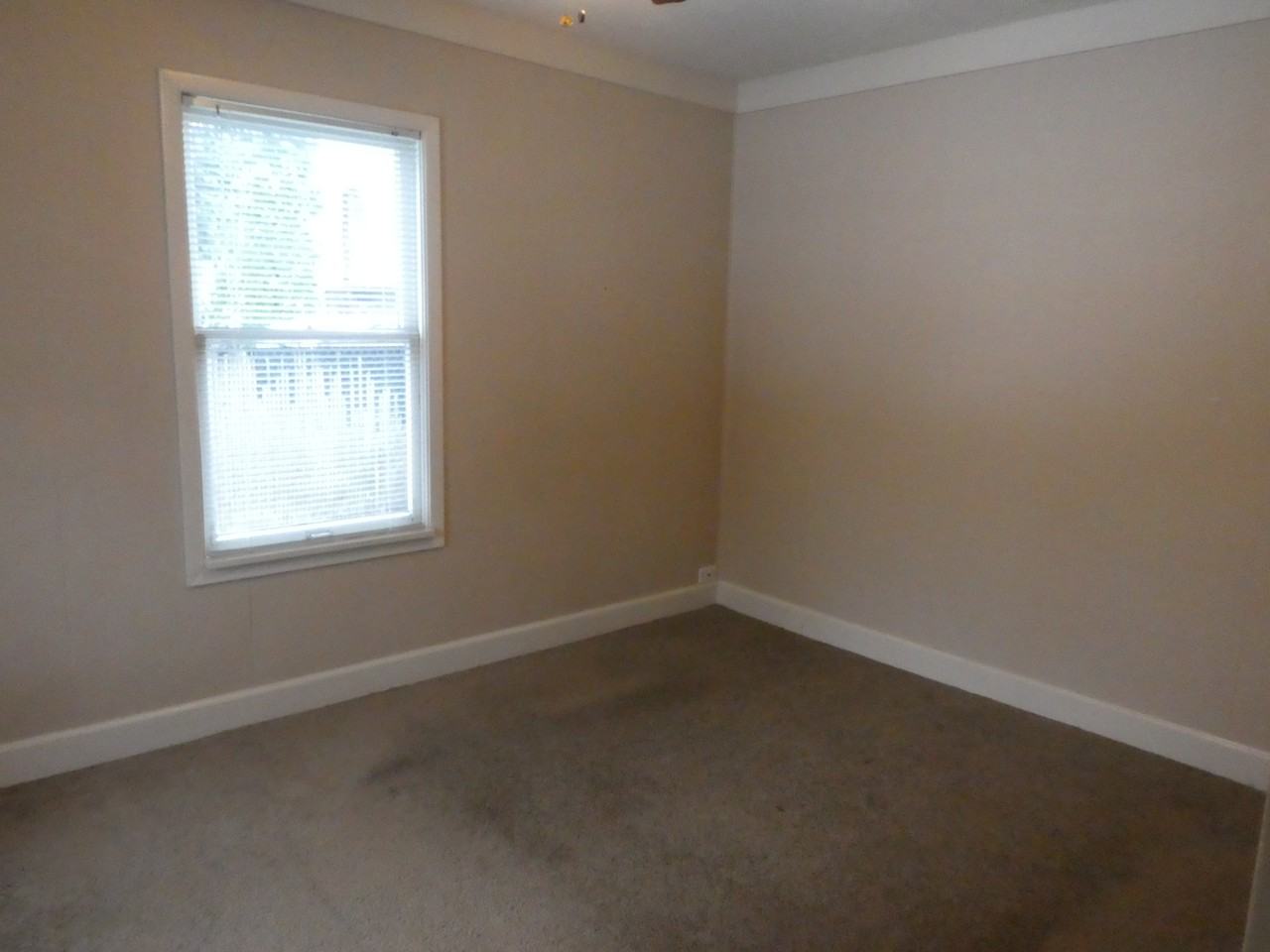 2333 Se Tacoma St #1 - Photo 5 of 32