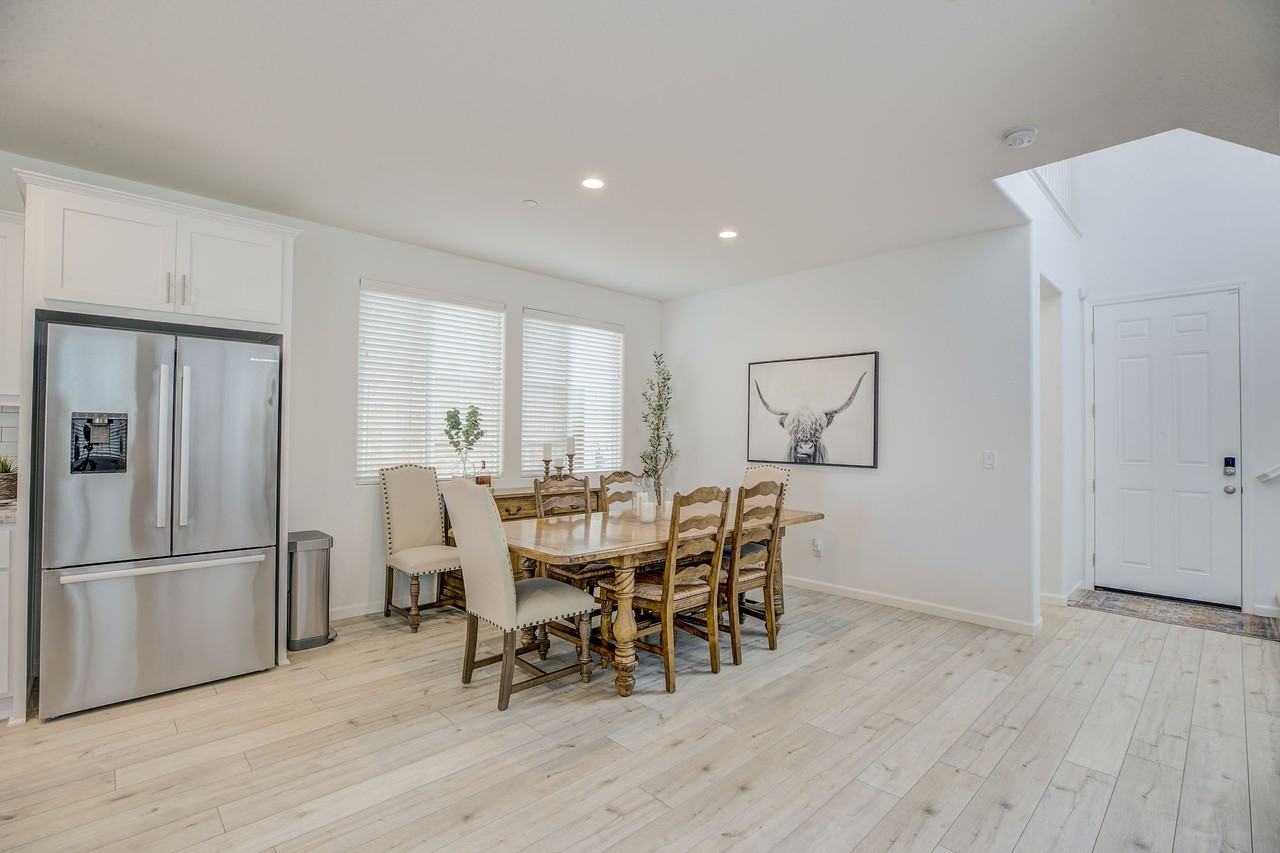 1381 Larkspur Dr #1 - Photo 4 of 20
