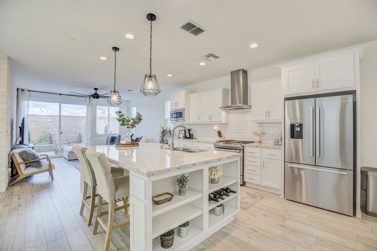 1381 Larkspur Dr #1 - Photo 5 of 20
