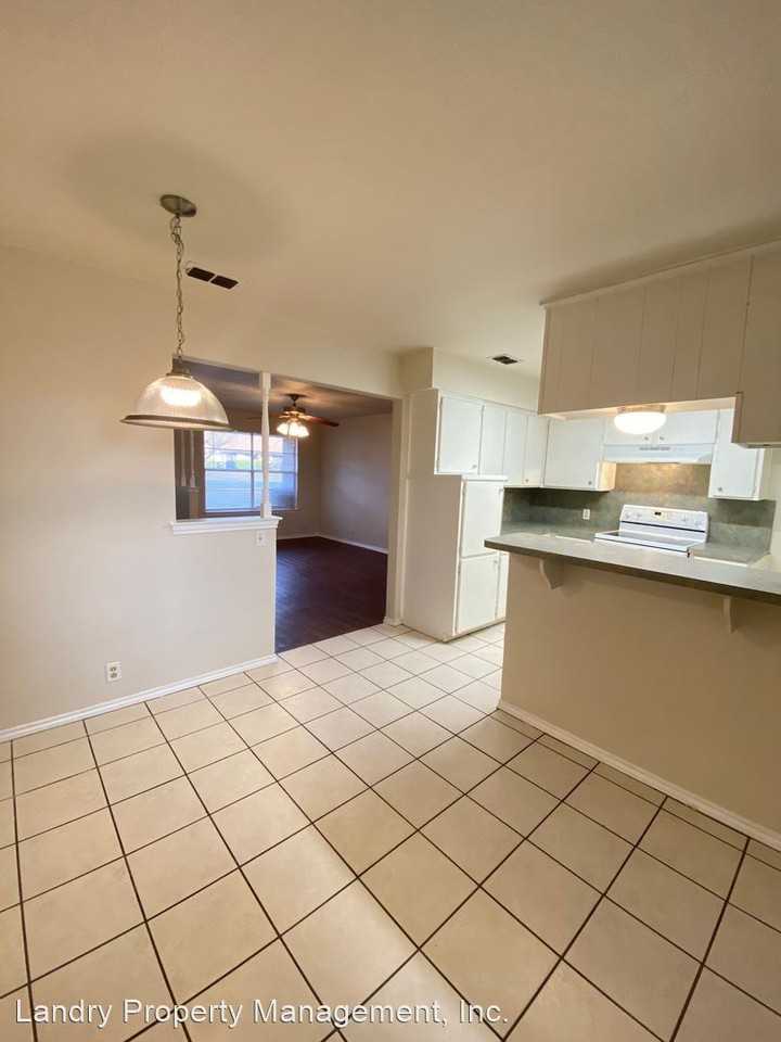 1404 A N Nolan River Rd A-B - Photo 2 of 10