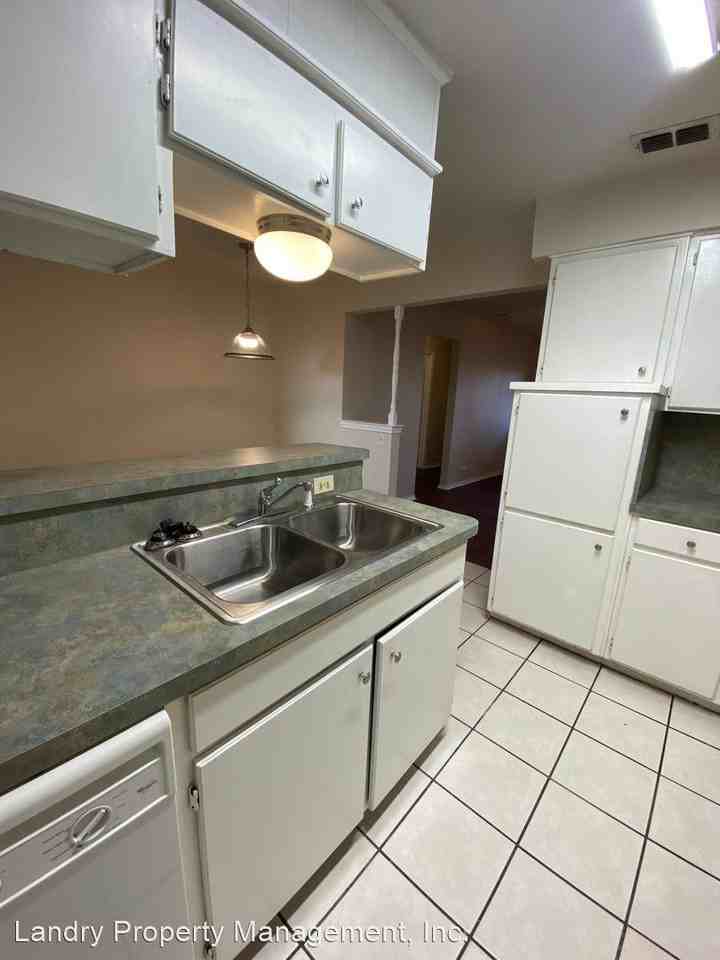 1404 A N Nolan River Rd A-B - Photo 3 of 10