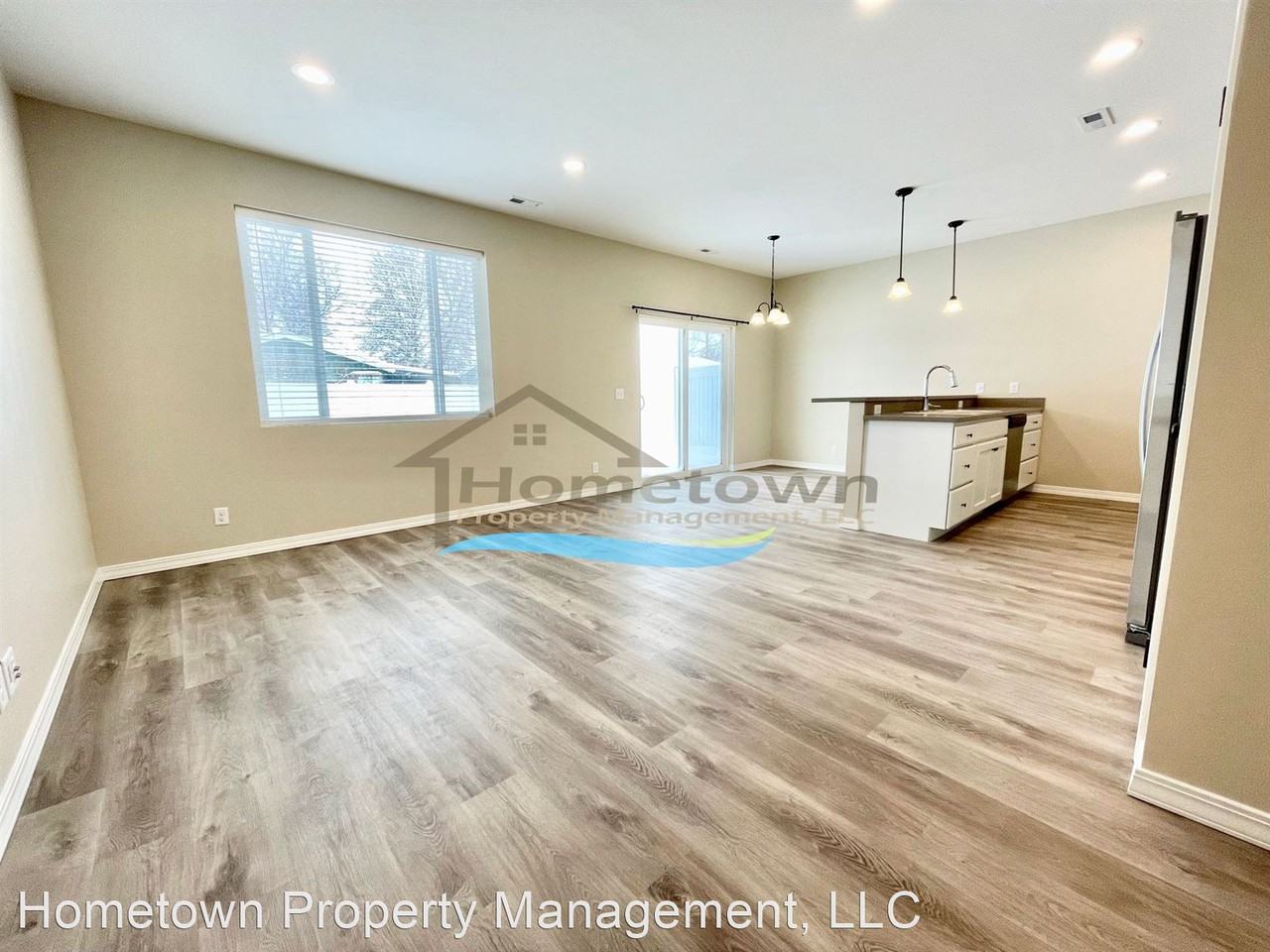 Brand New Luxury 3 Bed 2.5 Bath Townhome in Burley! - Photo 3 of 47