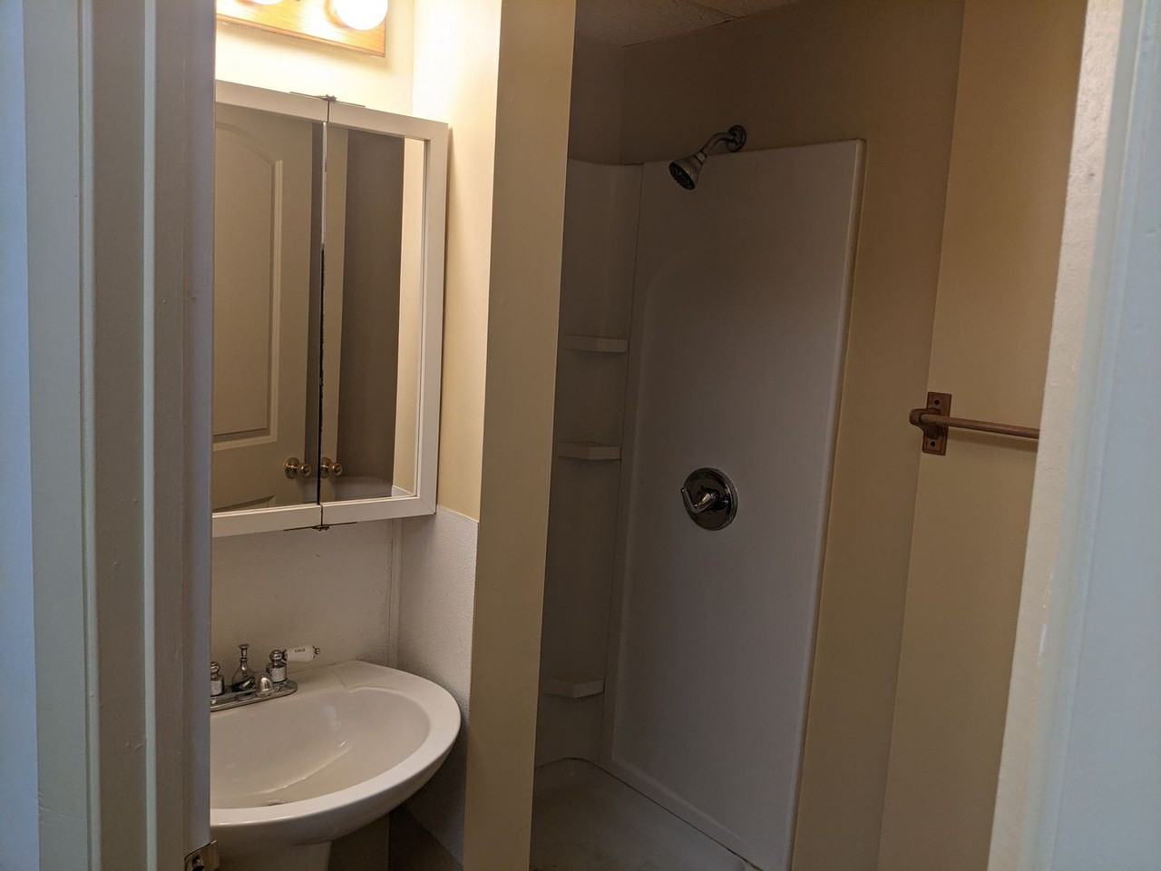 1723 N 11th St - Photo 3 of 6