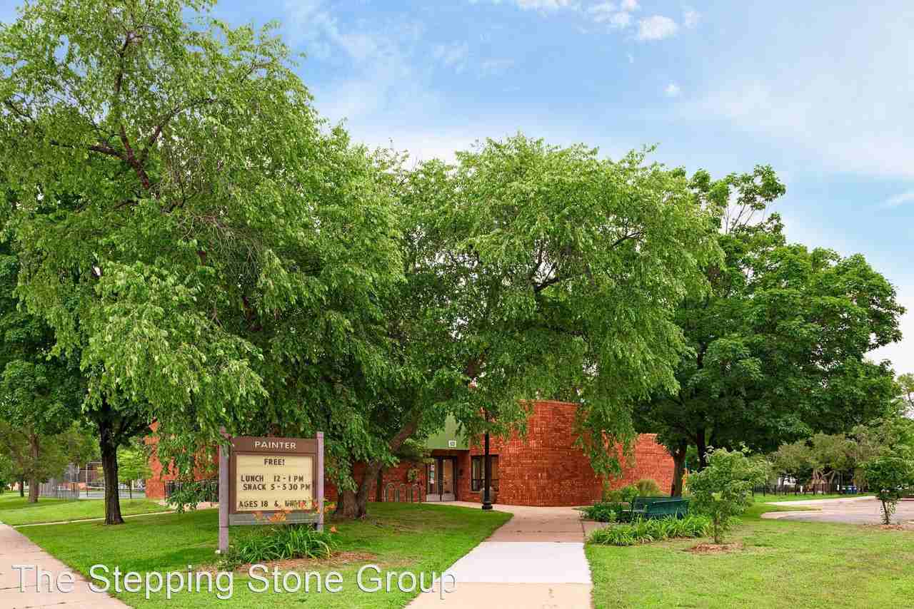 3552 Irving Avenue South - Photo 3 of 34