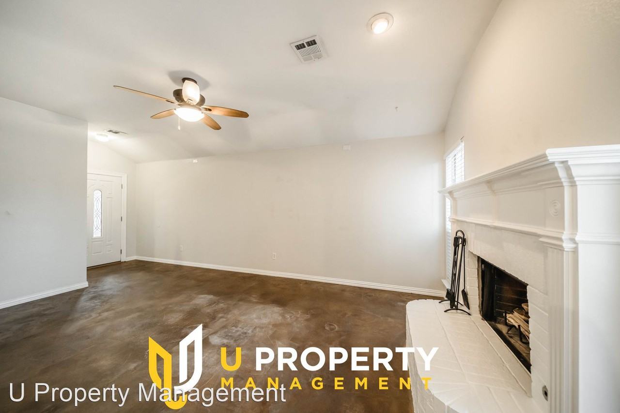 2211 Lilac Cir - Photo 3 of 14