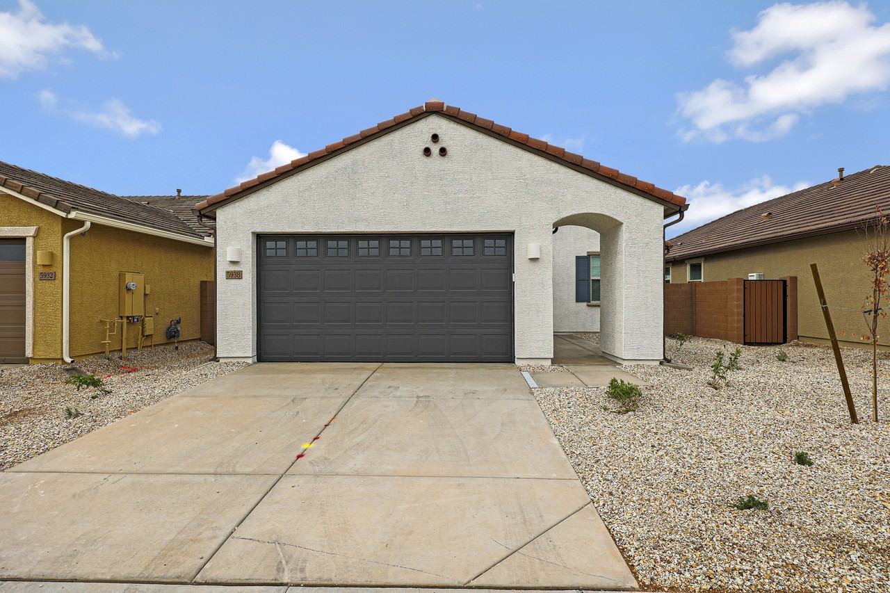5938 N 90th Dr - Photo 2 of 30