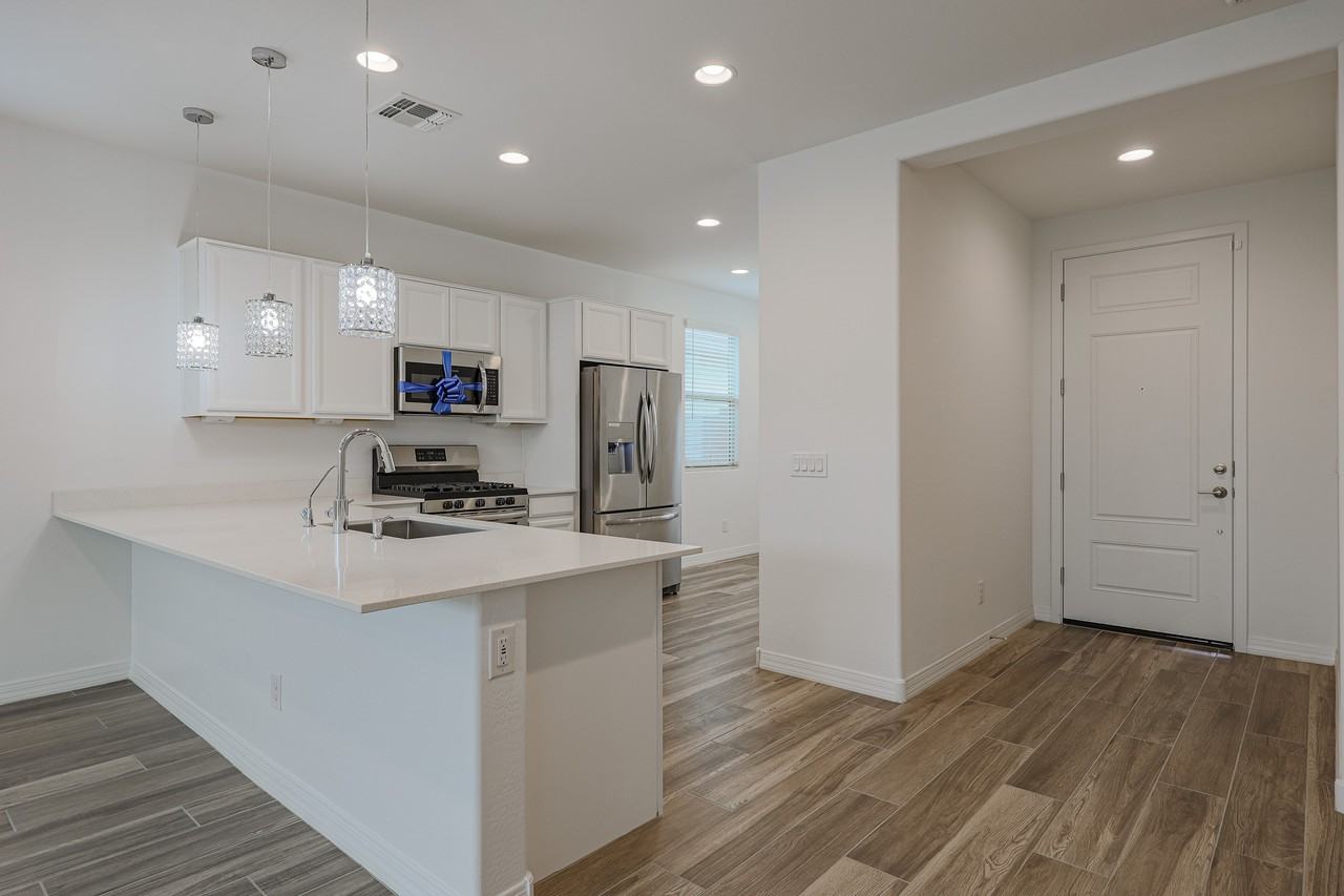 5938 N 90th Dr - Photo 4 of 30