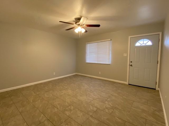 1102 Pecan Dr - Photo 2 of 9