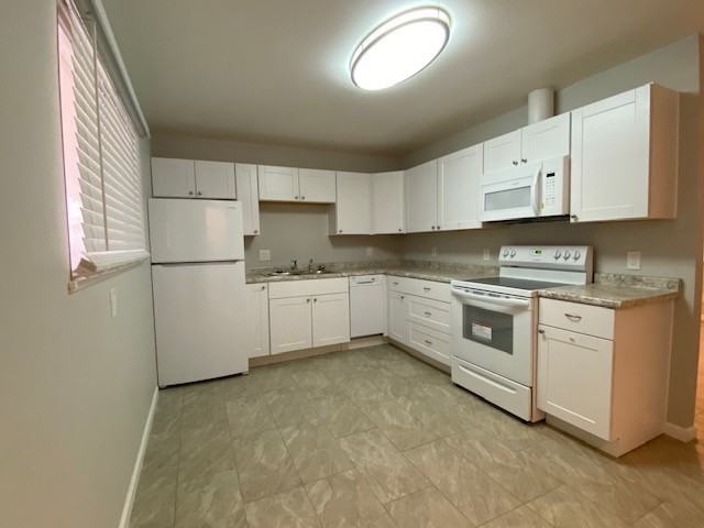 1102 Pecan Dr - Photo 3 of 9