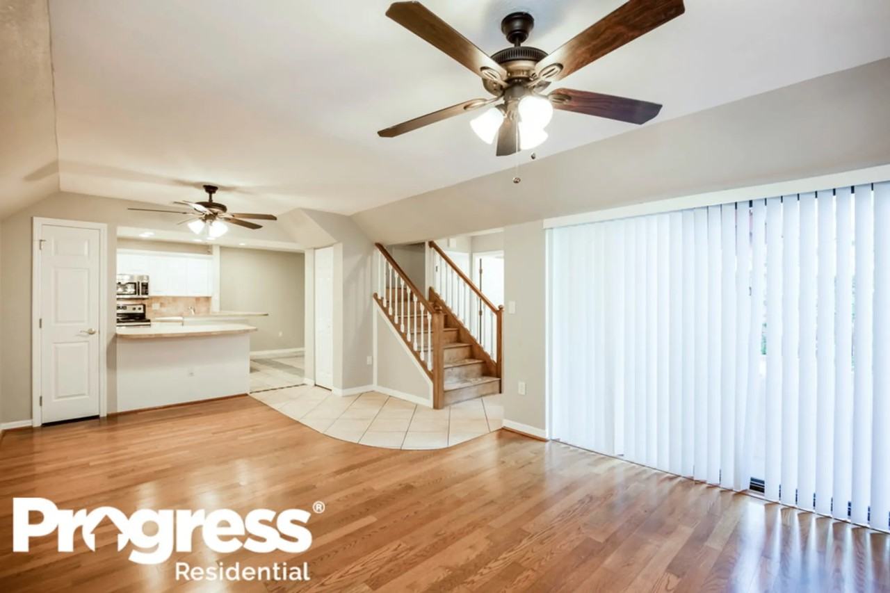 10907 Meadow Lark Cove Dr - Photo 2 of 16