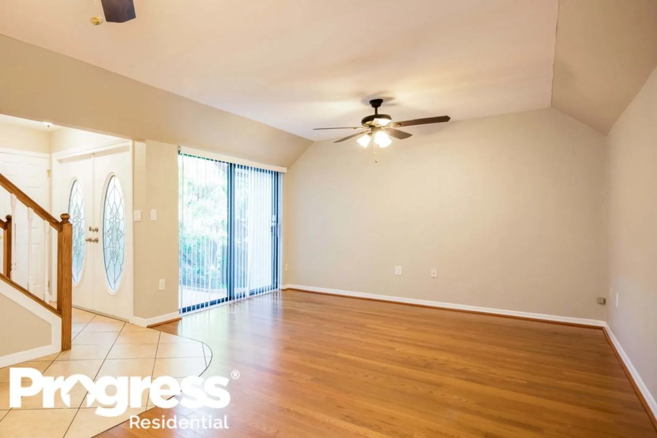 10907 Meadow Lark Cove Dr - Photo 3 of 16