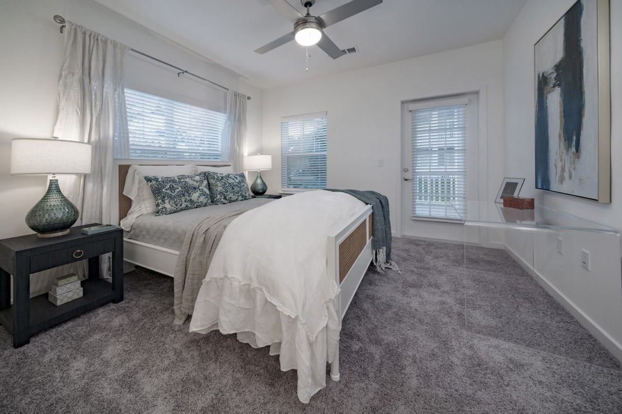 Makara Orlando - Photo 4 of 36