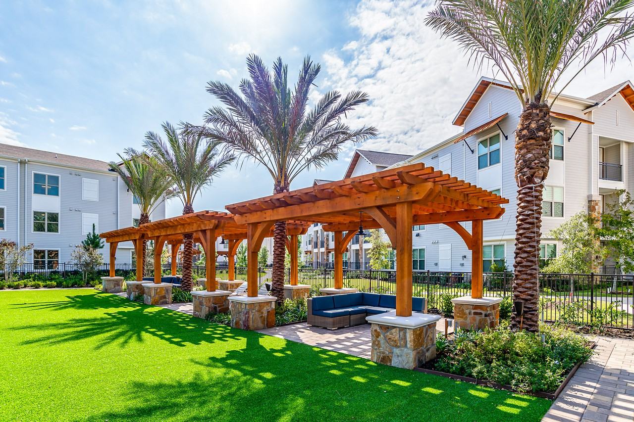 Stone Loch Apartments - Photo 4 of 35