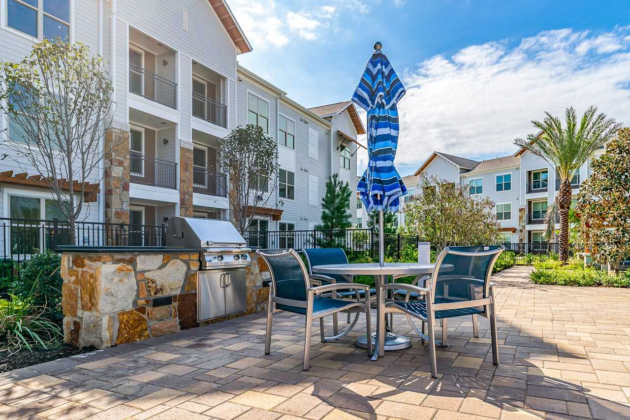 Stone Loch Apartments - Photo 6 of 35