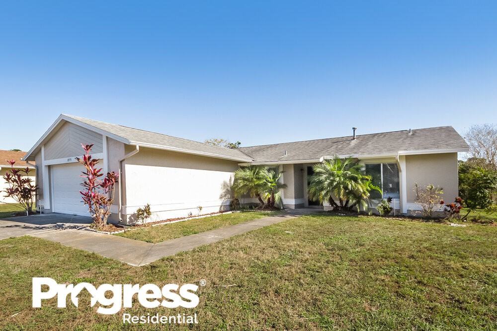 10535 Larson Ct - Photo 2 of 16