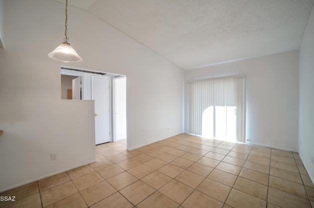 1362 North Riverview Boulevard - Photo 2 of 5