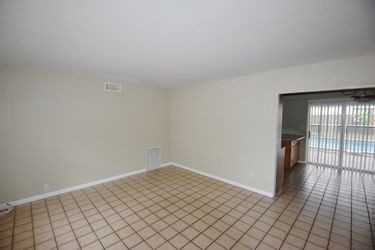 12720 83rd Ave - Photo 2 of 22