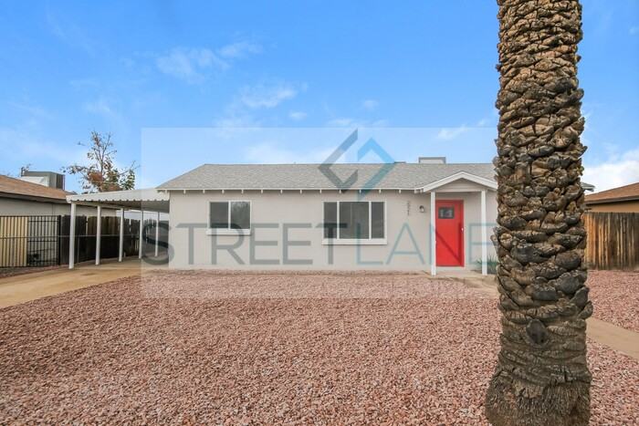 2921 W Golden Ln - Photo 2 of 15