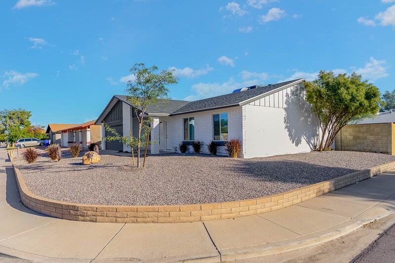 9011 N 63rd Ln - Photo 2 of 21