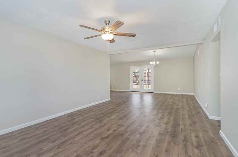 9011 N 63rd Ln - Photo 3 of 21