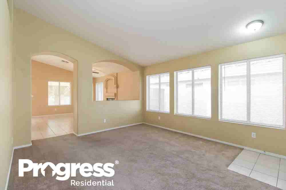 1831 E Countrywalk Ln - Photo 3 of 16