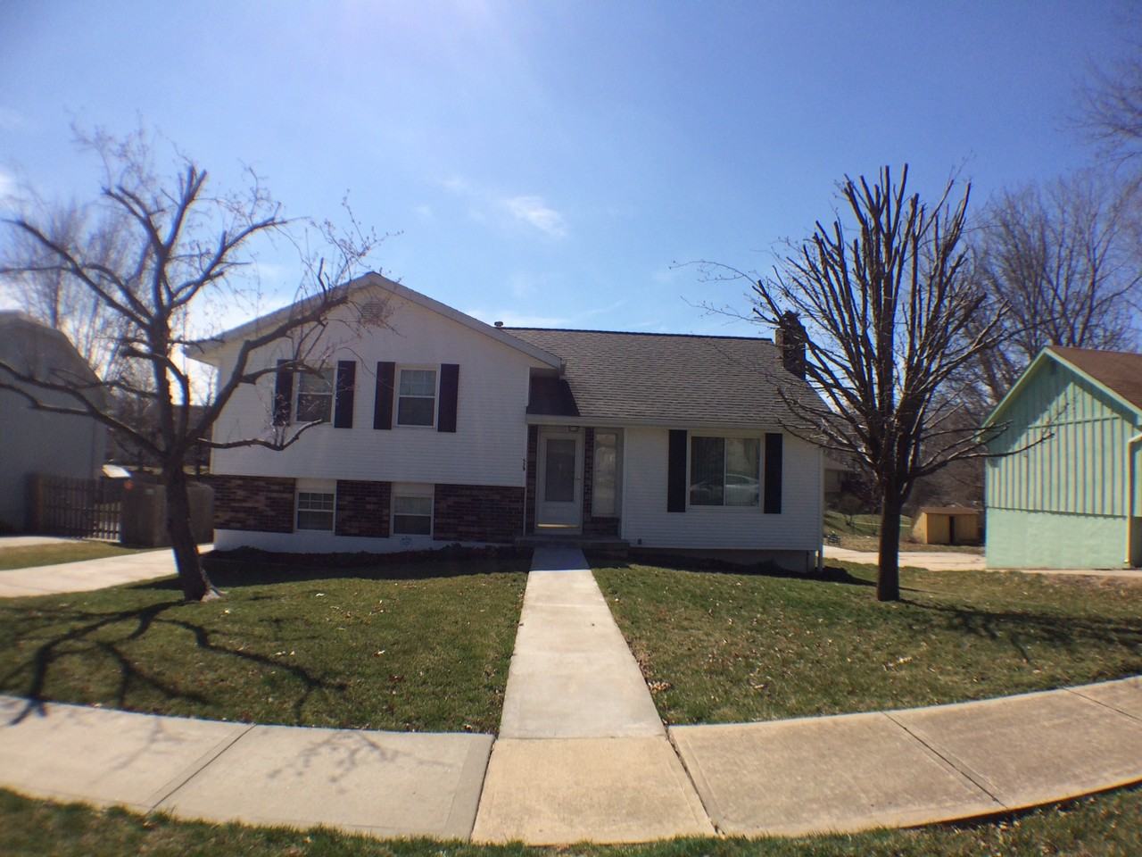 529 Clyde St - Photo 3 of 19