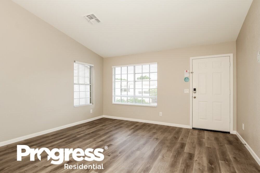 7218 W Tina Ln - Photo 3 of 21